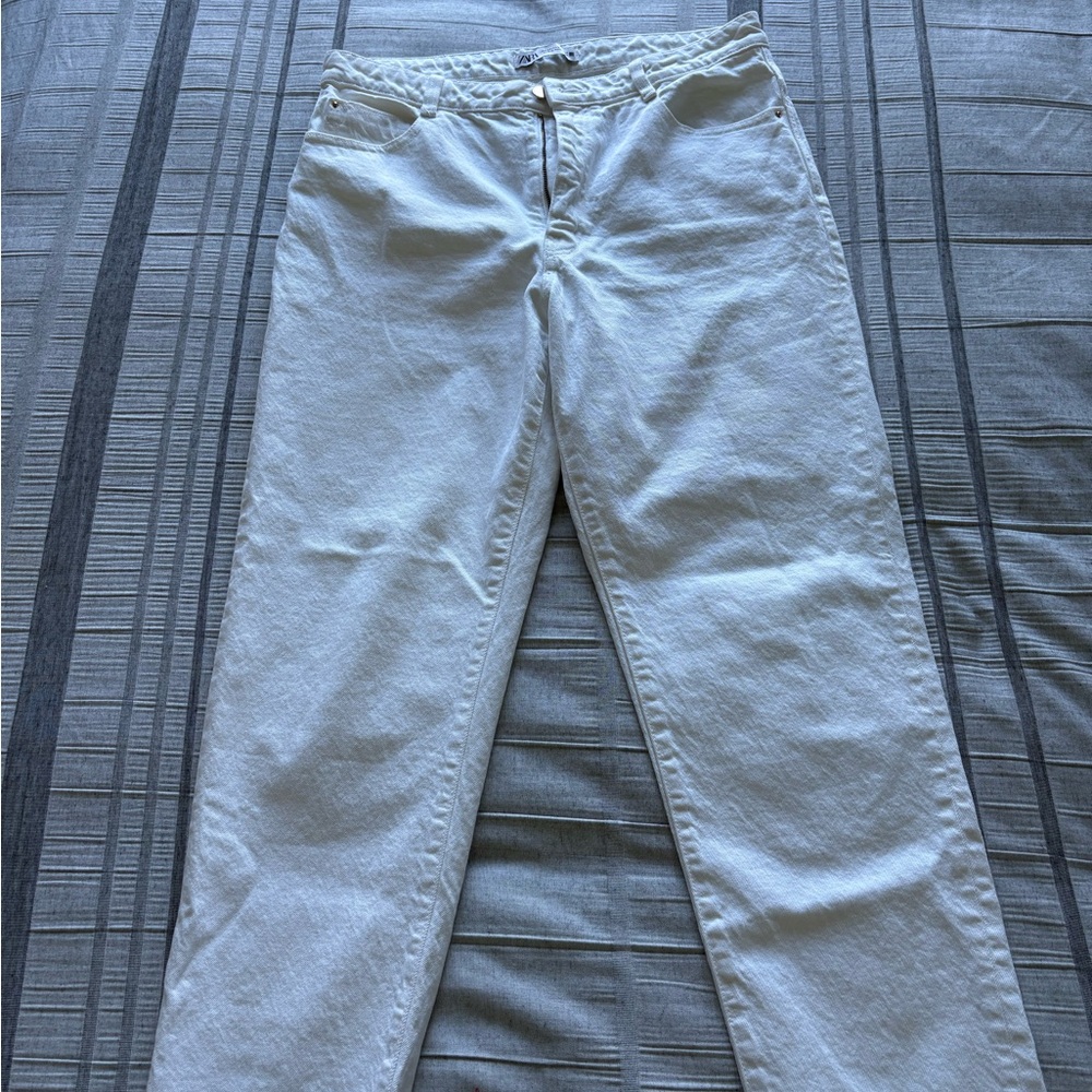 Zara Women's White Straight Leg Jeans